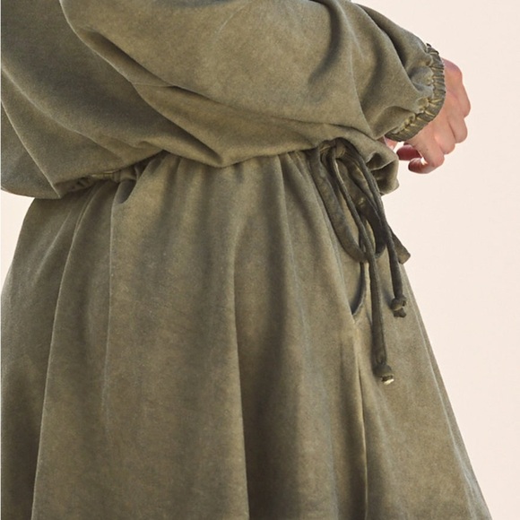 VENUS Olive Green Short Set - Picture 4 of 10